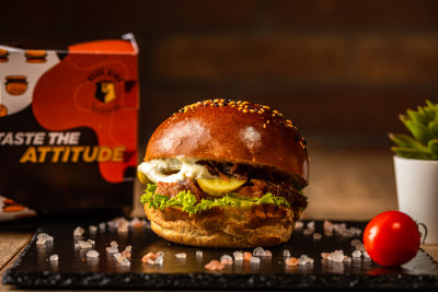 LeBurger Blue Cheese și cartofi Golden Friesese și cartofi Fry'n Dip