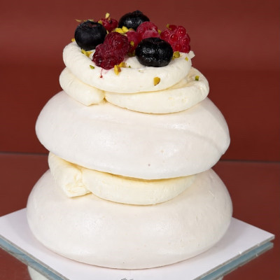 Pavlova Fructe