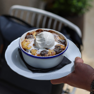 Souffle de cozonac cu ciocolata si inghetata de vanilie
