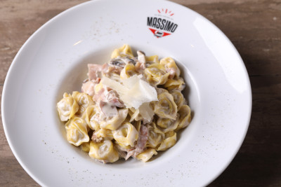 Tortellini Prosciutto e Funghi