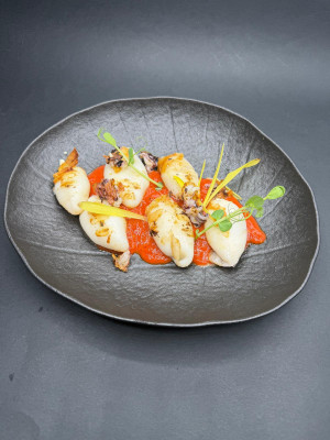 GRILLED CALAMARI CU FETA